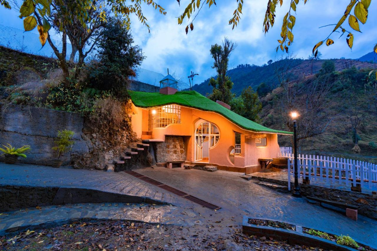 Zostel Plus Mussoorie- Kempty Hostel Buitenkant foto